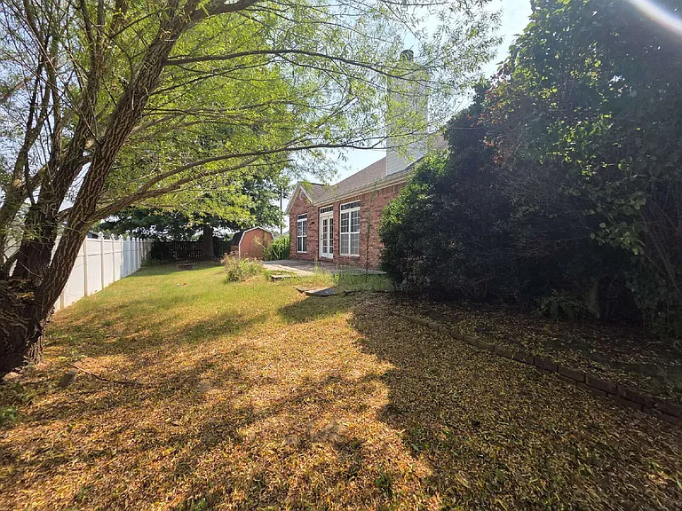 302 Cross Creek Dr — Photo 24
