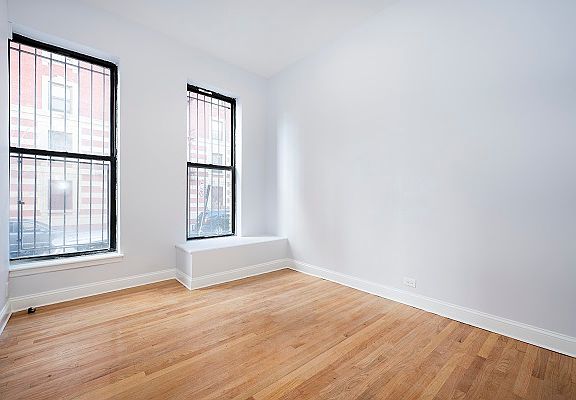 5th image of 135 W 115th St APT 1B