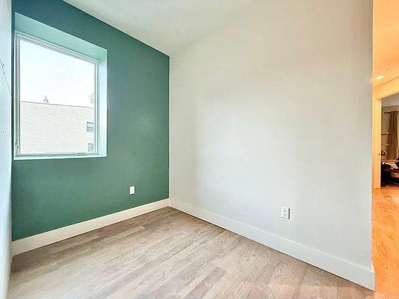 4th image of 980 Kent Ave #4A