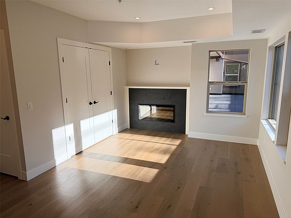 4th image of 2171 Van Horne Dr #105
