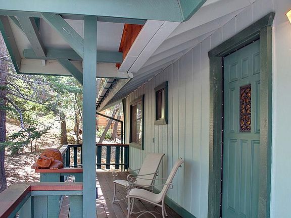 3rd image of 1362 La Crescenta Dr