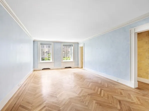 14 Sutton Place South image 2 of 12