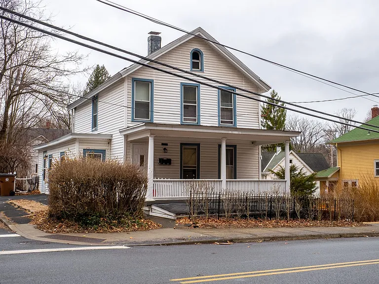 427 Delaware Ave — Photo 3