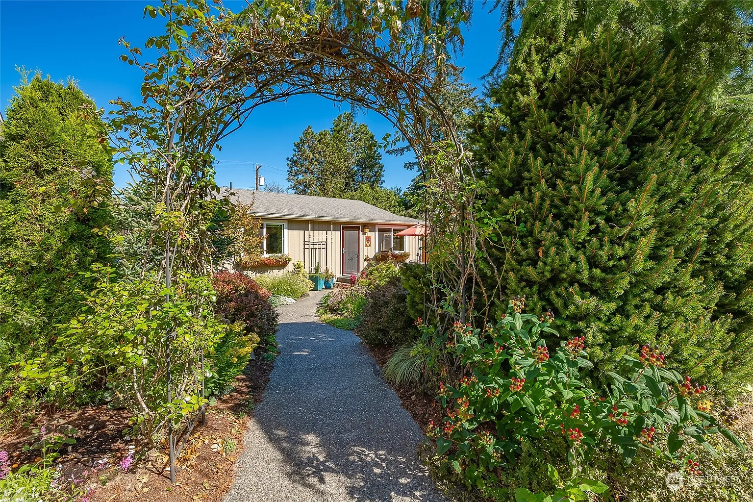 511 Cowgill Avenue photo 1