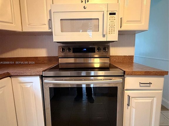 5th image of 371 SW 67th Ter