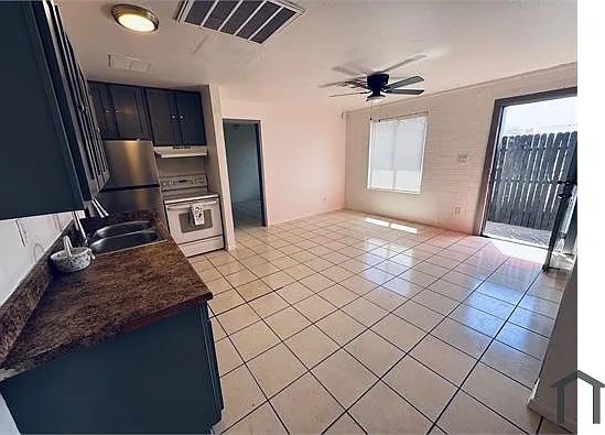 3216 W Jefferson St #2 — Photo 3