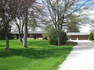 8180 W Oakwood Rd, Franklin, WI 53132