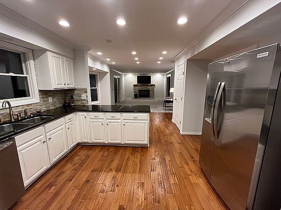 4th image of 7180 Anderson Woods Dr
