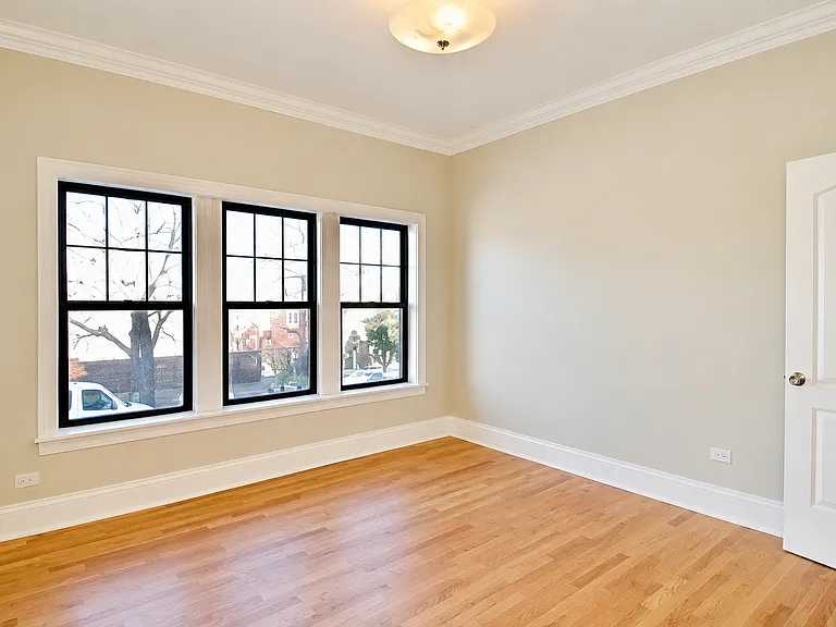 743 W Waveland Ave #2 — Photo 5