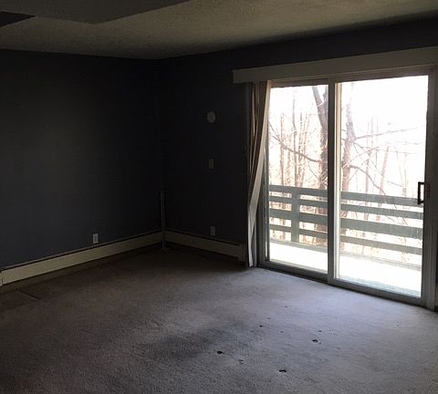 2nd image of 950 Sherman St #4