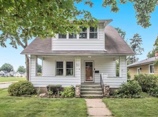 945 S 28th St, South Bend, IN 46615