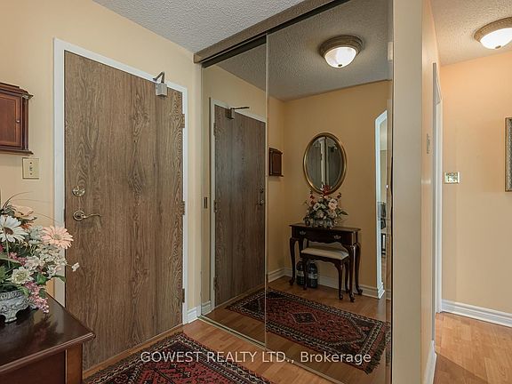 5th image of 1240 Marlborough Ct #1103