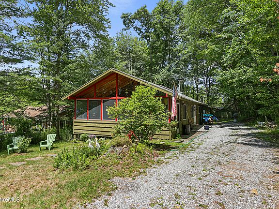 2nd image of 46 Linden Ln