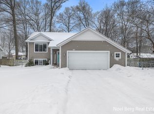 15149 Pine St, Grand Haven, MI 49417