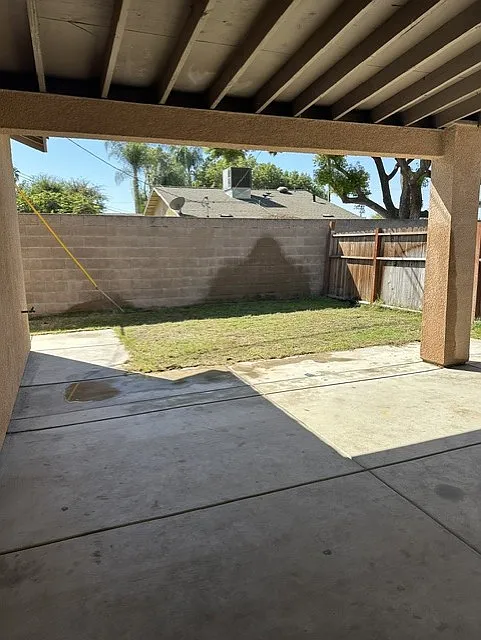 3 bed, $2,200 — Photo 3