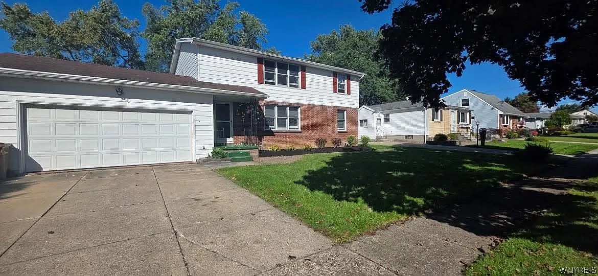 2 bed, 1.0 bath, 2544 sqft, $1,450 — Photo 2