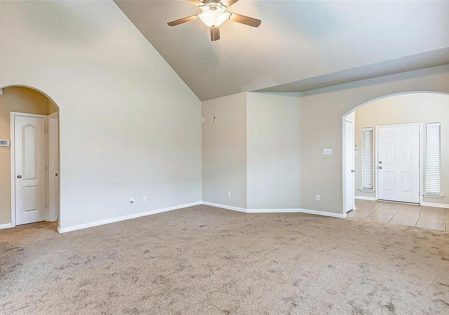 Stunning 4-Bedroom Home with Game Room in Waterstone Community — Photo 4