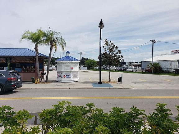 2nd image of 562 Dodecanese Blvd