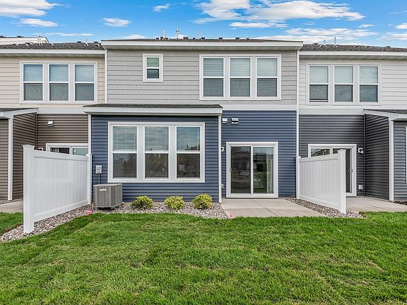3rd image of 7195 Walnut Grove Way N