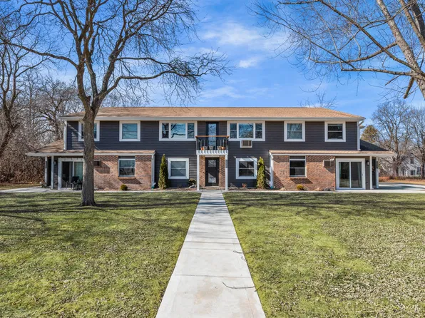 1937 S 124th St, New Berlin, WI 53151