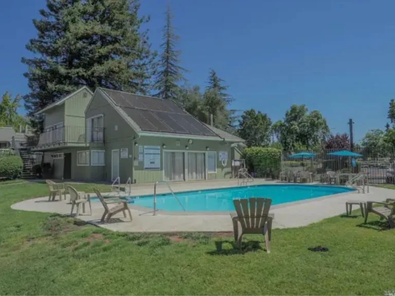 658 Racquet Club Cir — Photo 30