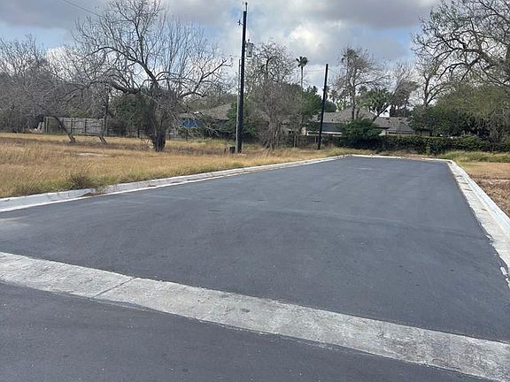 5th image of 1109 Julio Ln