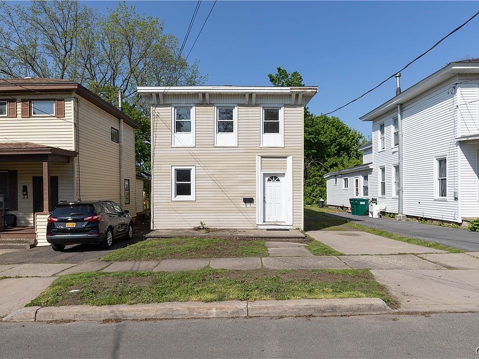 1st image of 170 W 8th St