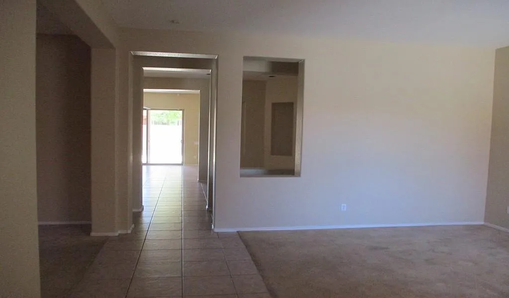 4 bed, 2308 sqft, $1,795 — Photo 4