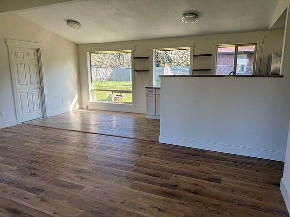 4th image of 6012 83rd St SW