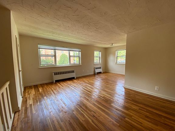 LIVING ROOM (L-shape)
