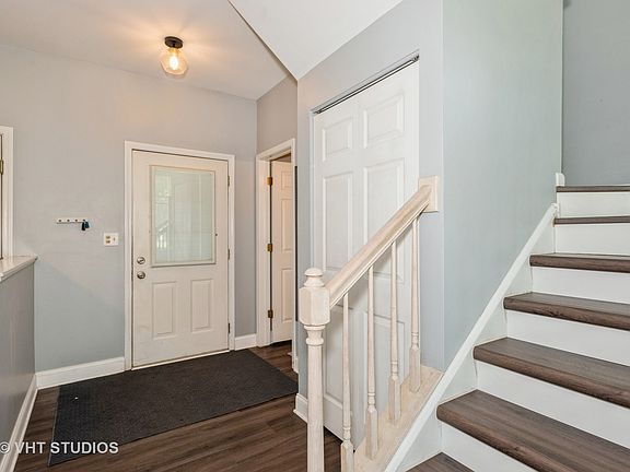 2nd image of 399 Maidstone Ct
