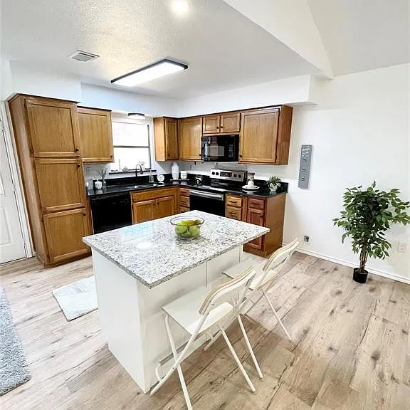 5704 Sterling Green Trl — Photo 23