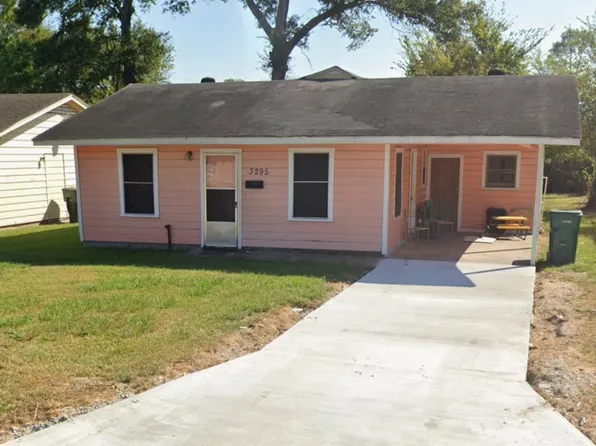 3295 Bender St, Beaumont, TX 77705