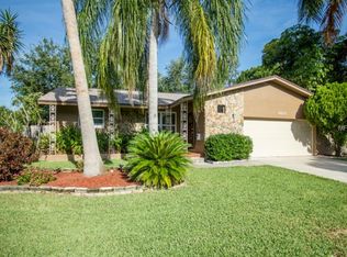 6018 Tanglewood Dr NE, Saint Petersburg, FL 33703
