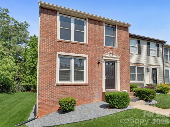 9416 Lexington Cir, Charlotte, NC 28213