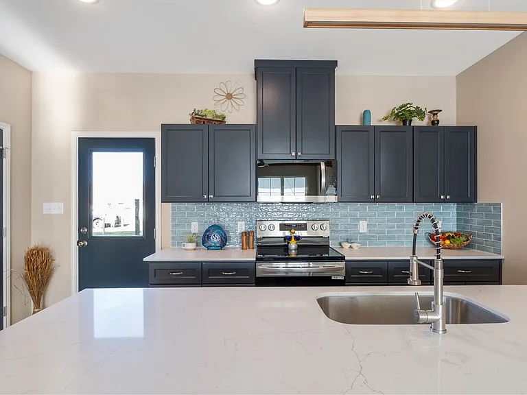 802 N Parker Ave — Photo 6