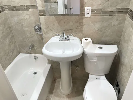 Rented by Capri Jet Realty Corp | media 19