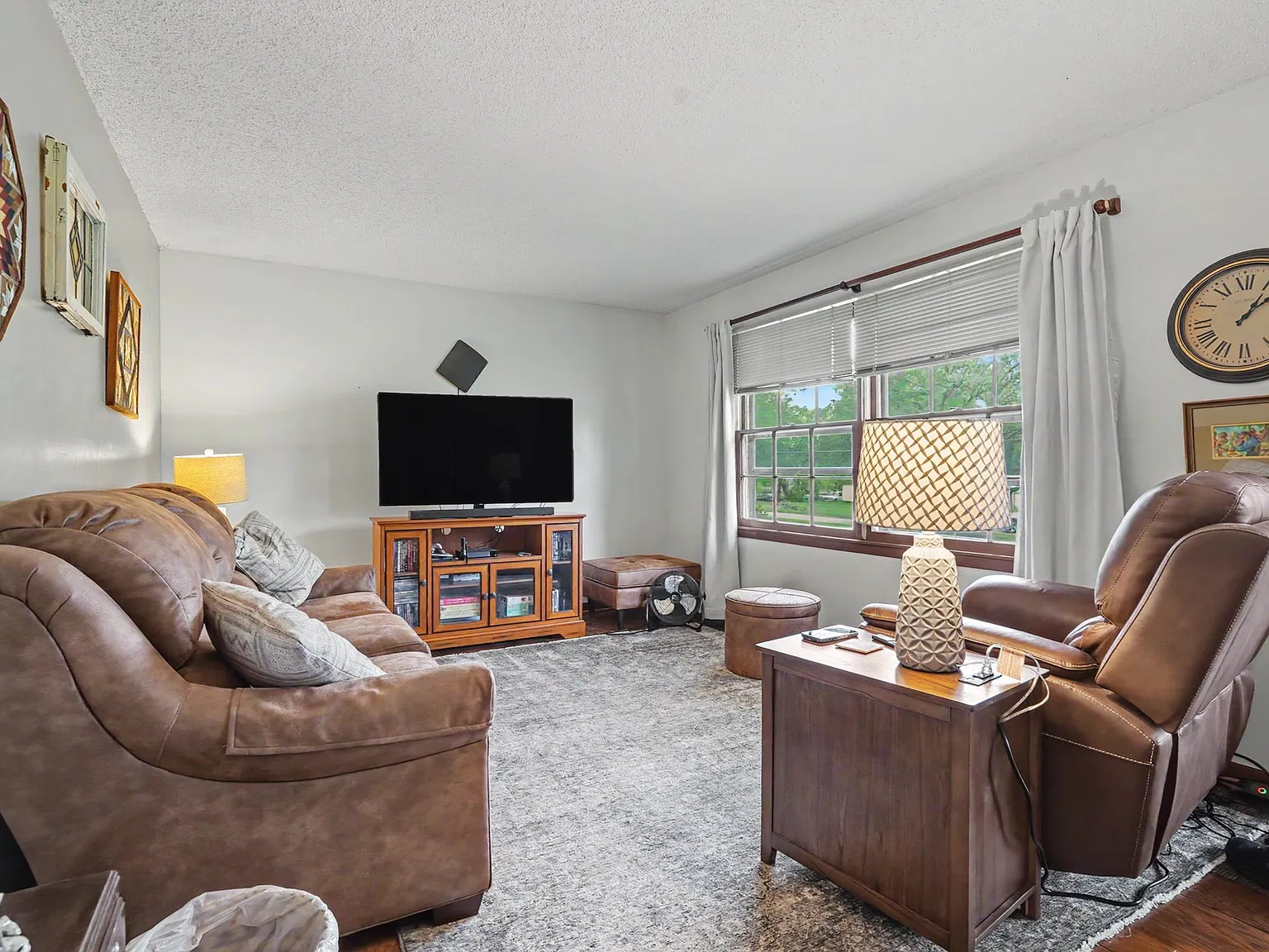 4 bed, 2118 sqft, $1,895 — Photo 3