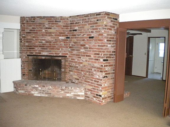 Two-sided Fireplace