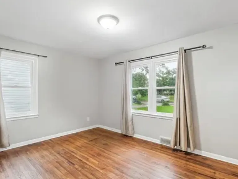 2144 S Wallace Dr — Photo 5
