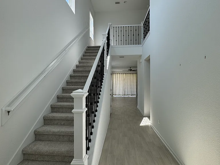 42 Golden Fern Dr — Photo 2