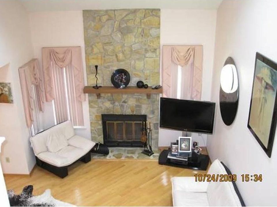 Family Room with fireplace