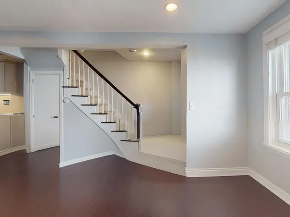 213 Bolton St, Boston, MA 02127