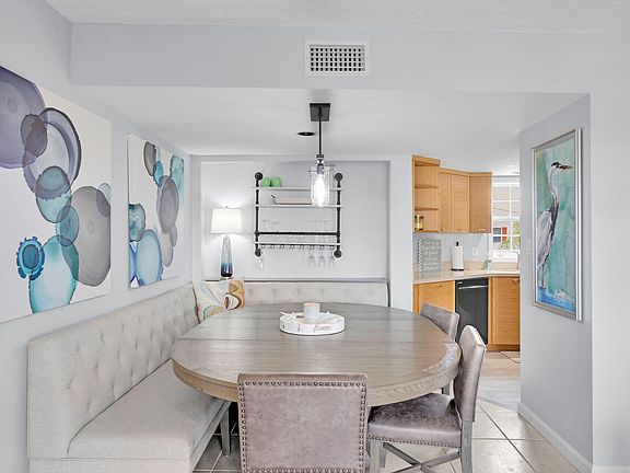 2nd image of 30 Hilton Haven Dr Unit 2B