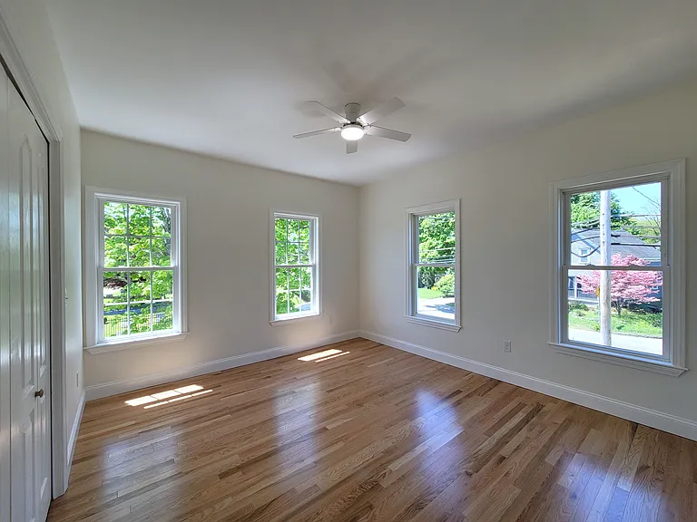 Bedroom 1 (Primary)