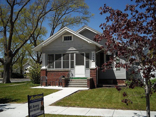 1st image of 1722 W Division St