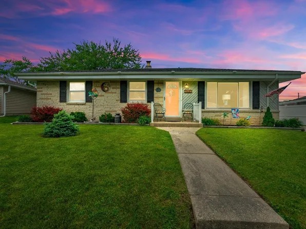 2532 West Carrington AVENUE, Oak Creek, WI 53154