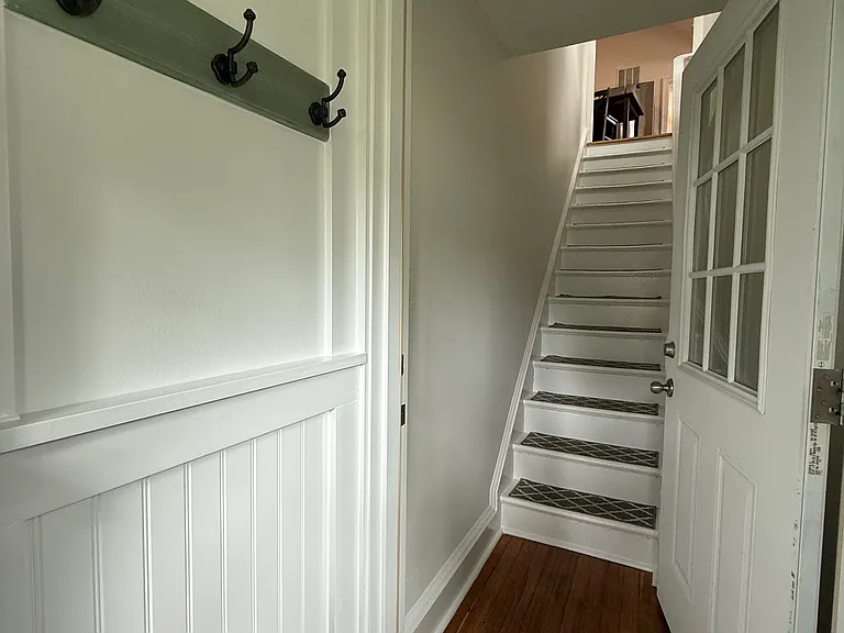 93 Cedar Ave #B — Photo 12