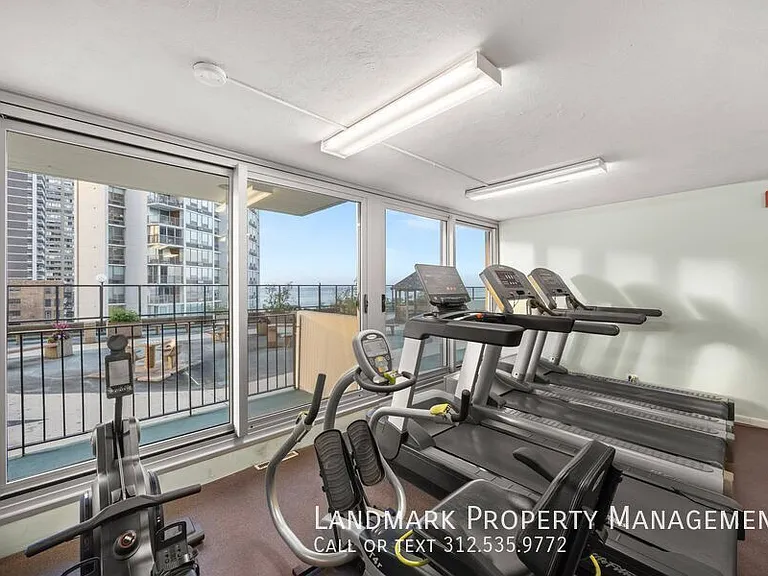 6033 N Sheridan Rd #35D — Photo 29