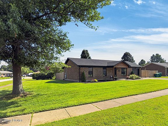 3rd image of 256 Big Oaks Dr